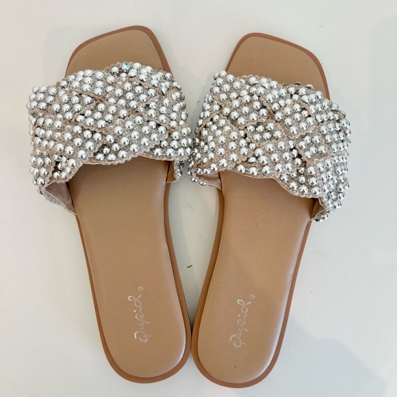 Sandals - Picture 2 of 3